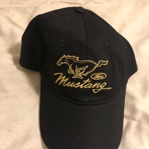 FORD MUSTANG BLACK STARP BACK HAT 21